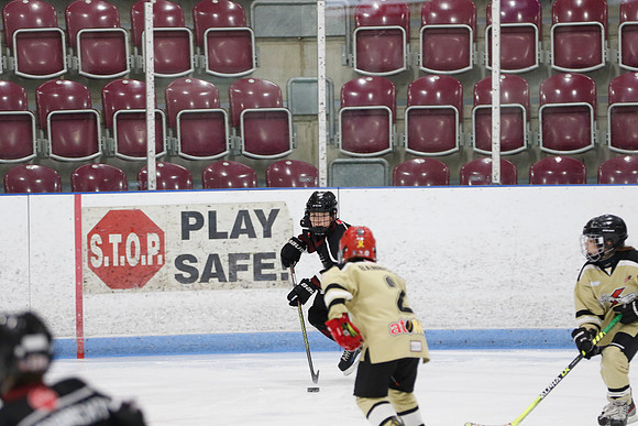 _63A3014_12 30 pm – U11 – Tillsonburg Tornadoes 1 vs Clarington Thunder Golden Knights – Mem