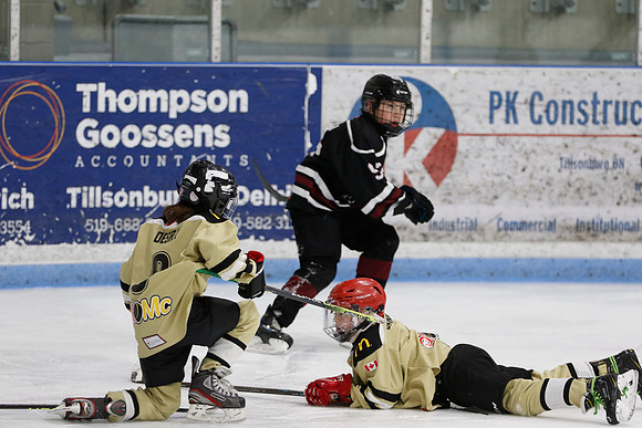 _63A2914_12 30 pm – U11 – Tillsonburg Tornadoes 1 vs Clarington Thunder Golden Knights – Mem