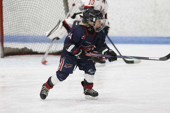 _63A0128_3 15 pm U9MD Strathroy Jr Rockets vs Lambton Shores Predators Memorial