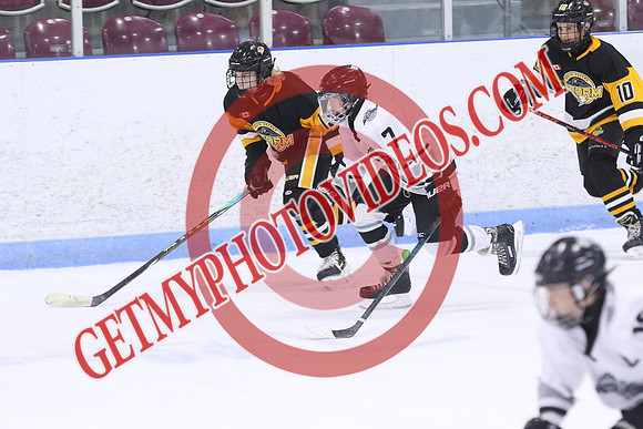 7Z7A3380_11 15 am – U13B – South Oxford Storm vs Midwest 49ers – Memorial