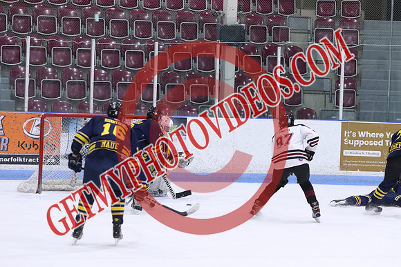 7Z7A3791_8 00 am – U18 PA – New Hamburg Huskies 4 vs Tillsonburg Tornadoes 2 – Memorial