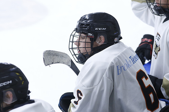 20251031-10586_12 40 pm – U18B – Belle River Jr Canadiens vs East Lambton Eagles – Memorial