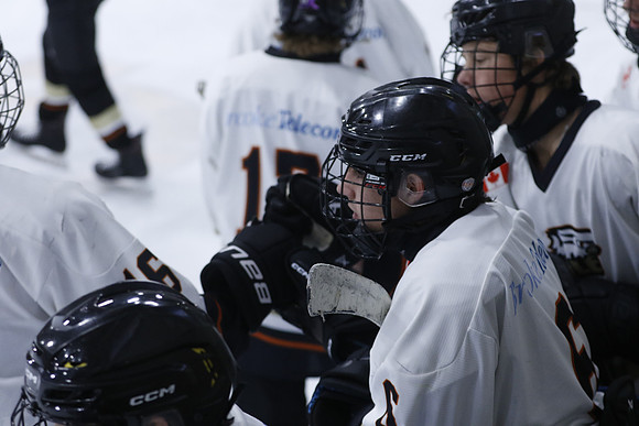 20251031-10632_12 40 pm – U18B – Belle River Jr Canadiens vs East Lambton Eagles – Memorial