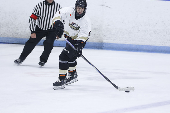 20251031-10908_12 40 pm – U18B – Belle River Jr Canadiens vs East Lambton Eagles – Memorial