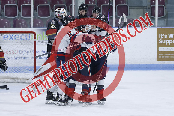 20251031-37409_6 30 pm – U18B – South Huron Sabres vs Strathroy Jr Rockets – Memorial