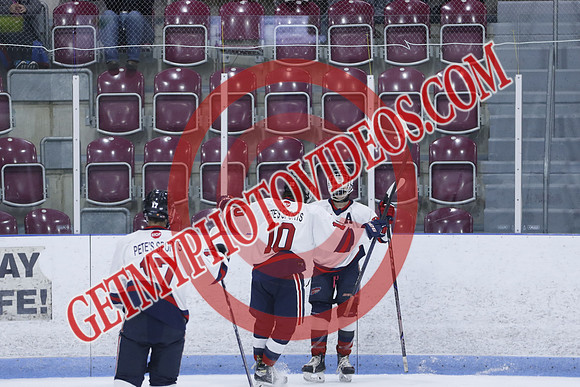 20251031-38334_6 30 pm – U18B – South Huron Sabres vs Strathroy Jr Rockets – Memorial