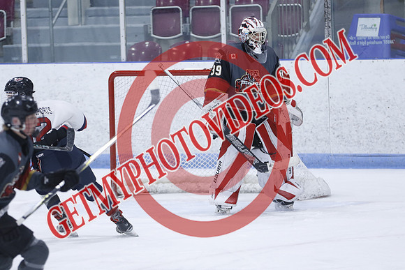 20251031-39165_6 30 pm – U18B – South Huron Sabres vs Strathroy Jr Rockets – Memorial