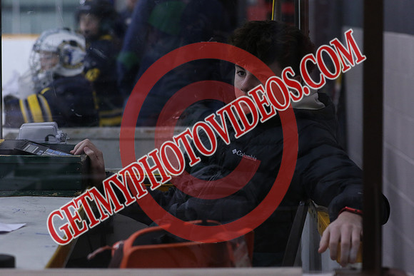 7Z7A9203_11 30 AM-U10 A-New Hamburg HUSKIES VS Windsor JR SPITFIRES-Erickson Arena