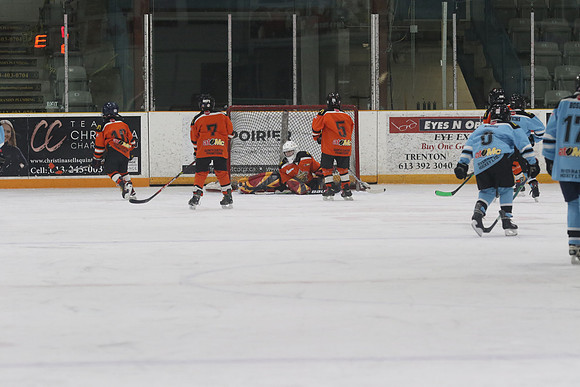 7Z7A2435_8 00 am - U11 - Quinte West River Rats Hockey vs Quinte West Custom Promotions - Pad A