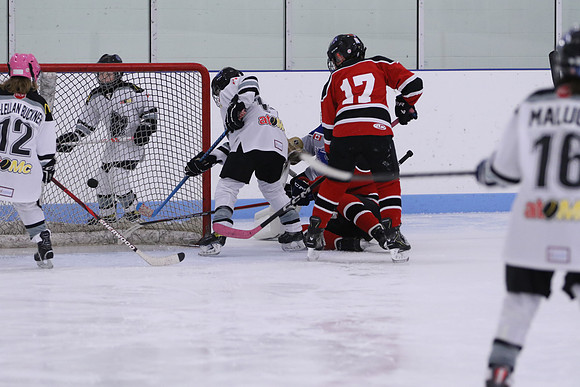 7Z7A0375_9 00 am - U11LL - Northumberland Nighthawks Red 67s vs Orono Leafs 2