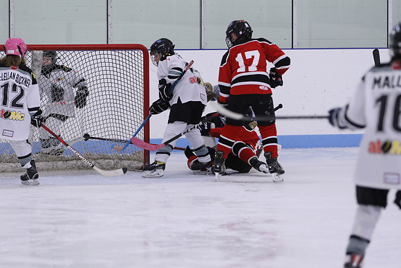 7Z7A0376_9 00 am - U11LL - Northumberland Nighthawks Red 67s vs Orono Leafs 2