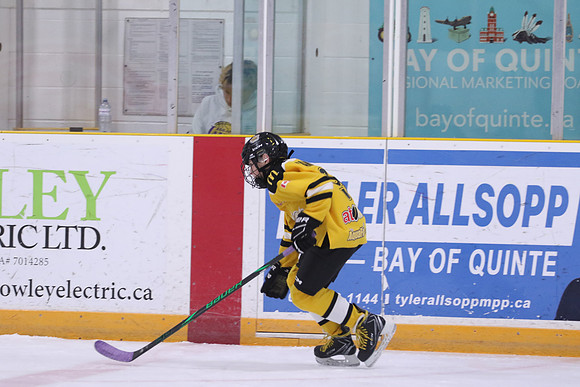 7Z7A1872_1 30 PM - U11 - Stirling Blues LL1 vs Aquafix Basement Waterproofing - Duncan McDonald Pad A
