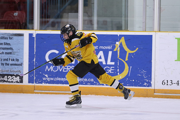 7Z7A1879_1 30 PM - U11 - Stirling Blues LL1 vs Aquafix Basement Waterproofing - Duncan McDonald Pad A