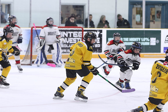 7Z7A1935_1 30 PM - U11 - Stirling Blues LL1 vs Aquafix Basement Waterproofing - Duncan McDonald Pad A