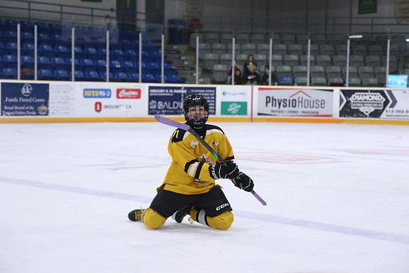 7Z7A2035_1 30 PM - U11 - Stirling Blues LL1 vs Aquafix Basement Waterproofing - Duncan McDonald Pad A