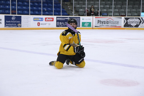 7Z7A2036_1 30 PM - U11 - Stirling Blues LL1 vs Aquafix Basement Waterproofing - Duncan McDonald Pad A