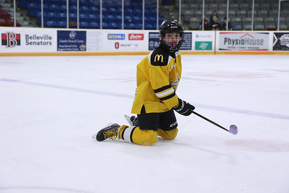 7Z7A2040_1 30 PM - U11 - Stirling Blues LL1 vs Aquafix Basement Waterproofing - Duncan McDonald Pad A