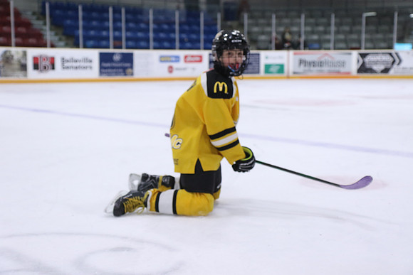 7Z7A2043_1 30 PM - U11 - Stirling Blues LL1 vs Aquafix Basement Waterproofing - Duncan McDonald Pad A