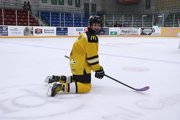 7Z7A2046_1 30 PM - U11 - Stirling Blues LL1 vs Aquafix Basement Waterproofing - Duncan McDonald Pad A