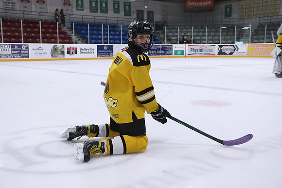 7Z7A2048_1 30 PM - U11 - Stirling Blues LL1 vs Aquafix Basement Waterproofing - Duncan McDonald Pad A