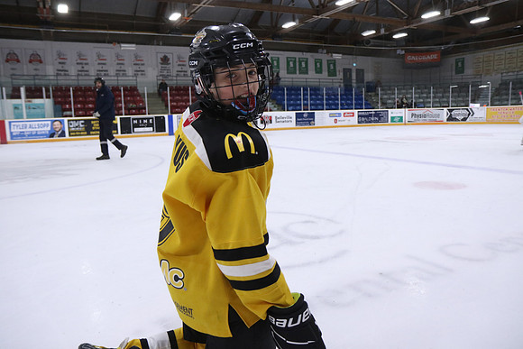 7Z7A2059_1 30 PM - U11 - Stirling Blues LL1 vs Aquafix Basement Waterproofing - Duncan McDonald Pad A