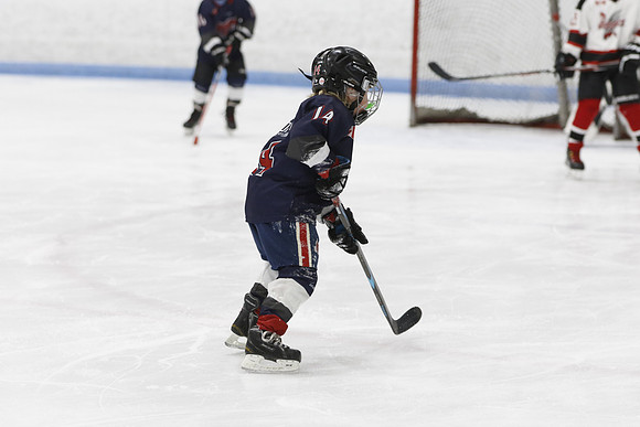 _63A0019_3 15 pm U9MD Strathroy Jr Rockets vs Lambton Shores Predators Memorial
