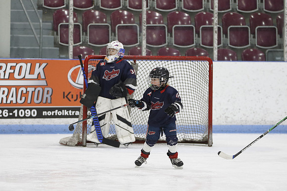 _63A0195_3 15 pm U9MD Strathroy Jr Rockets vs Lambton Shores Predators Memorial