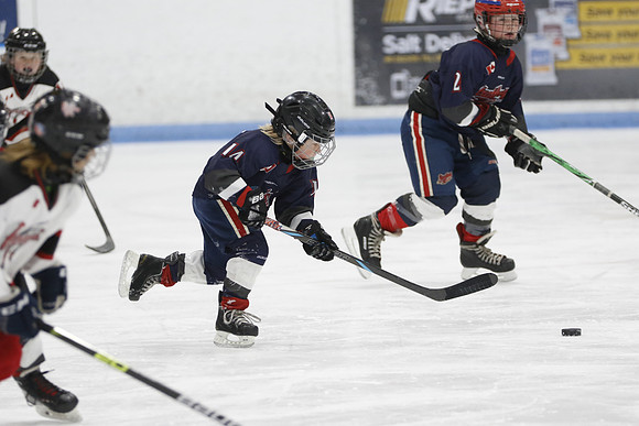 _63A0252_3 15 pm U9MD Strathroy Jr Rockets vs Lambton Shores Predators Memorial