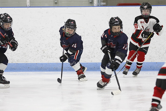 _63A0056_3 15 pm U9MD Strathroy Jr Rockets vs Lambton Shores Predators Memorial