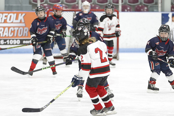 _63A0203_3 15 pm U9MD Strathroy Jr Rockets vs Lambton Shores Predators Memorial