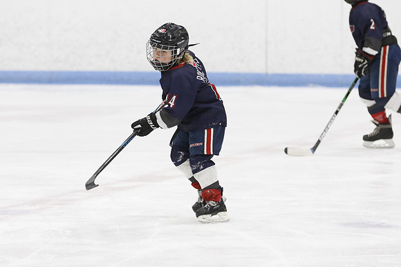 _63A0077_3 15 pm U9MD Strathroy Jr Rockets vs Lambton Shores Predators Memorial