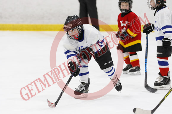 _63A7474_8 30 am - U7D3 - Port Colborne White vs Centre Wellington Fusion Red - BLUE A