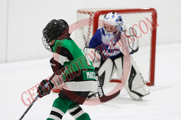 _63A7730_11 00 am - U7D2 - Port Colborne Blue vs Cayuga Stars Green - GREEN A