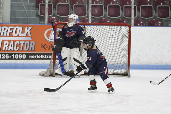 _63A0196_3 15 pm U9MD Strathroy Jr Rockets vs Lambton Shores Predators Memorial