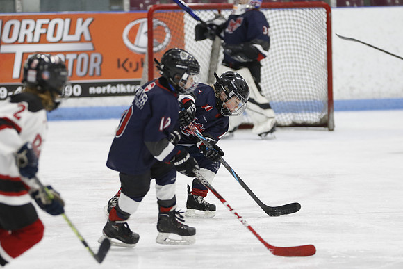_63A0244_3 15 pm U9MD Strathroy Jr Rockets vs Lambton Shores Predators Memorial