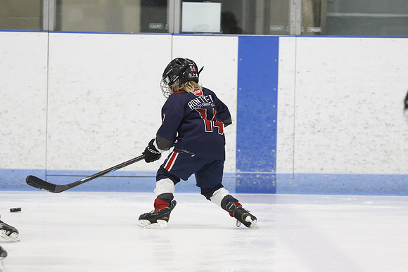 _63A0047_3 15 pm U9MD Strathroy Jr Rockets vs Lambton Shores Predators Memorial
