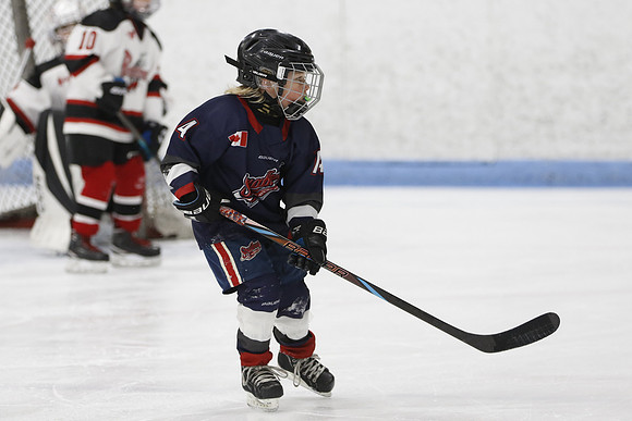 _63A0131_3 15 pm U9MD Strathroy Jr Rockets vs Lambton Shores Predators Memorial