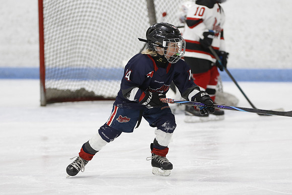 _63A0127_3 15 pm U9MD Strathroy Jr Rockets vs Lambton Shores Predators Memorial