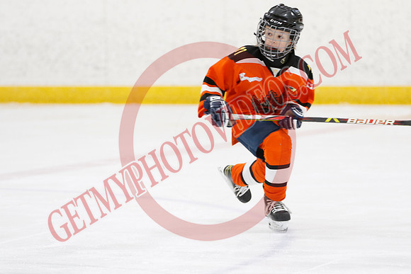 _63A6374_10 00 am - U11 - Orono Leafs Team 4 The Pylons vs Clarington Thunder 6 Raiders - Pad B