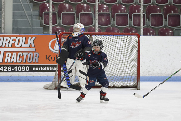 _63A0193_3 15 pm U9MD Strathroy Jr Rockets vs Lambton Shores Predators Memorial