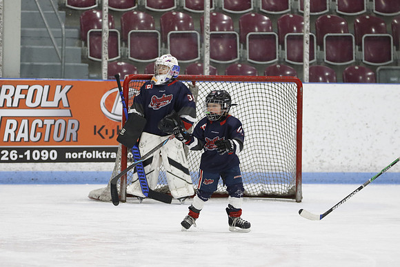 _63A0194_3 15 pm U9MD Strathroy Jr Rockets vs Lambton Shores Predators Memorial