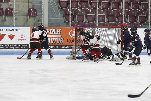 _63A0239_3 15 pm U9MD Strathroy Jr Rockets vs Lambton Shores Predators Memorial