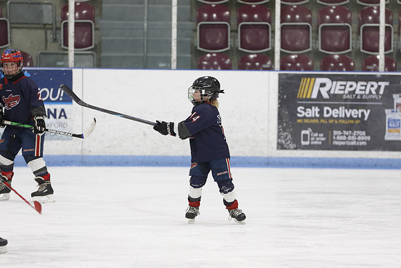_63A0215_3 15 pm U9MD Strathroy Jr Rockets vs Lambton Shores Predators Memorial