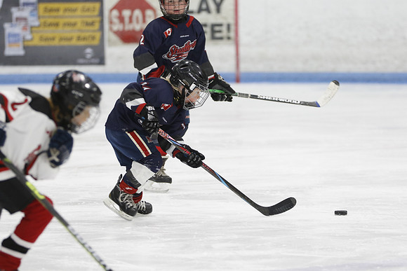 _63A0256_3 15 pm U9MD Strathroy Jr Rockets vs Lambton Shores Predators Memorial