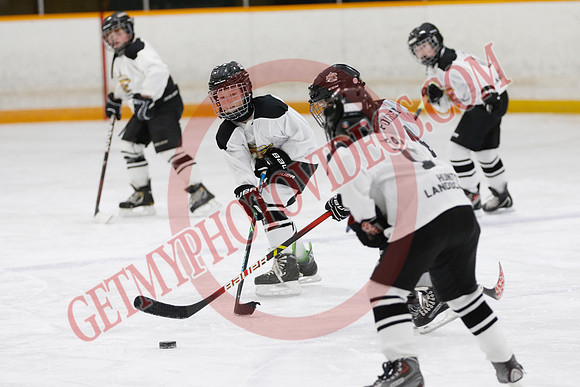 _63A3107_9 00 am - U9 - Quinte West Hunts Lanscaping vs Quinte West Sportsfield Co-op - Pad B