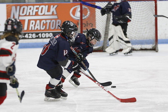 _63A0243_3 15 pm U9MD Strathroy Jr Rockets vs Lambton Shores Predators Memorial