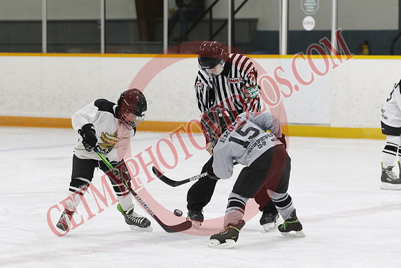 _63A3095_9 00 am - U9 - Quinte West Hunts Lanscaping vs Quinte West Sportsfield Co-op - Pad B