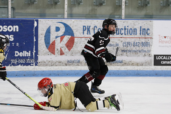 _63A2917_12 30 pm – U11 – Tillsonburg Tornadoes 1 vs Clarington Thunder Golden Knights – Mem