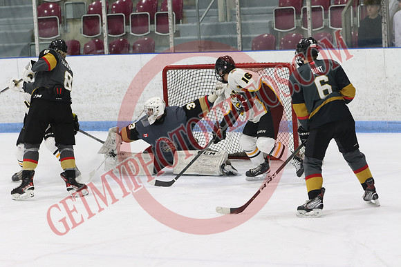 7Z7A4006_4 10 pm – U18A – Norfolk Knights vs Mitchell Meteors – Memorial