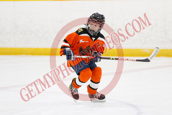 _63A6372_10 00 am - U11 - Orono Leafs Team 4 The Pylons vs Clarington Thunder 6 Raiders - Pad B